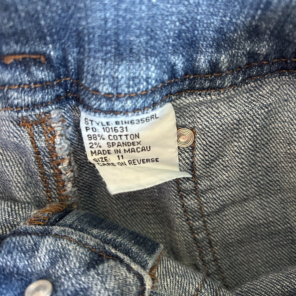 Ladies Mudd Jeans Shorts Size 11 98% Cotton 2% Spandex Spring Summer Travel - Picture 3 of 11